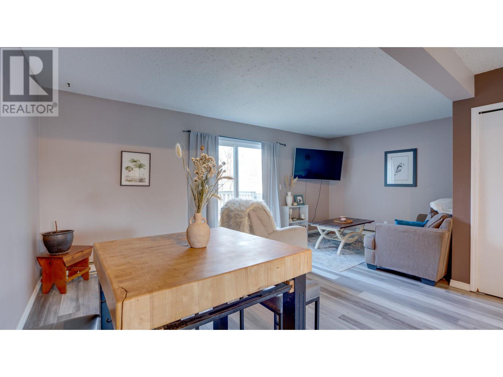  563 24 Street Northeast, Salmon Arm