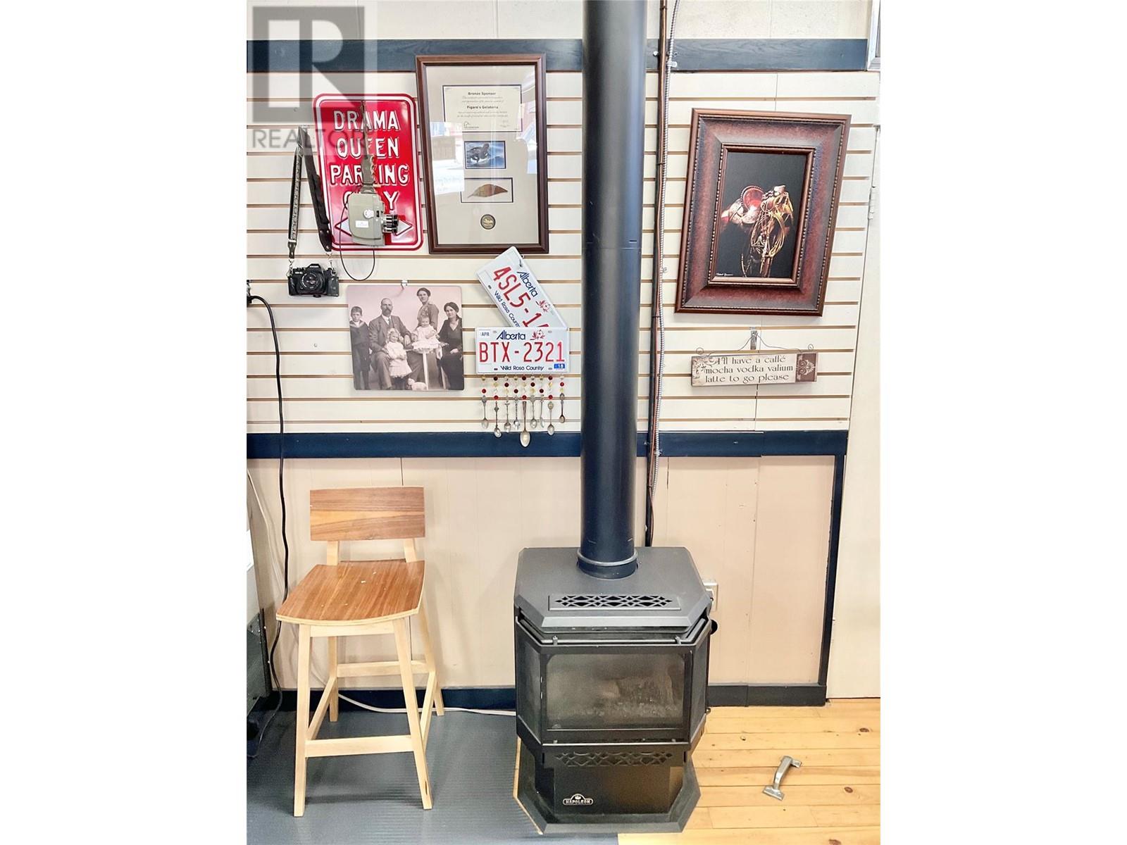 318 Copper Avenue S, Greenwood