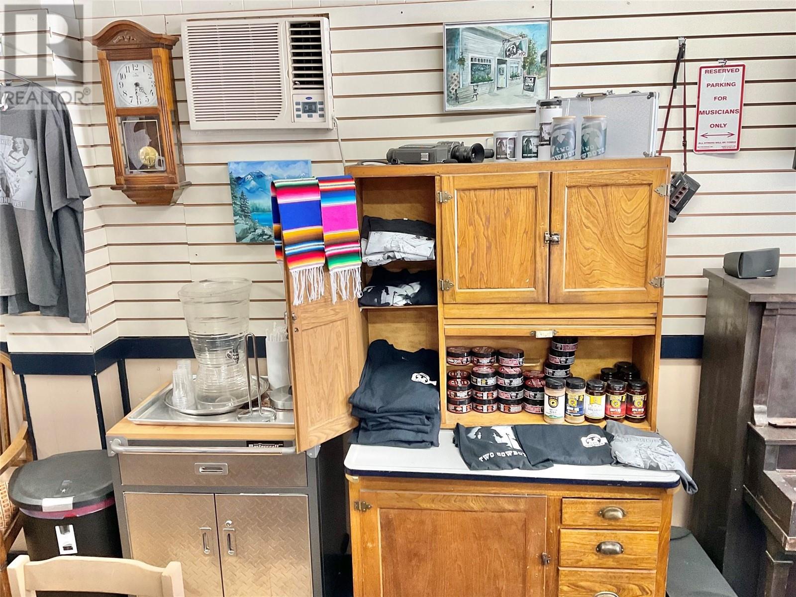 318 Copper Avenue S, Greenwood