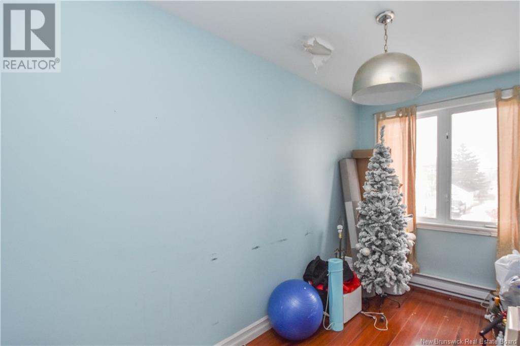 116 1èRE RUE STREET - 18