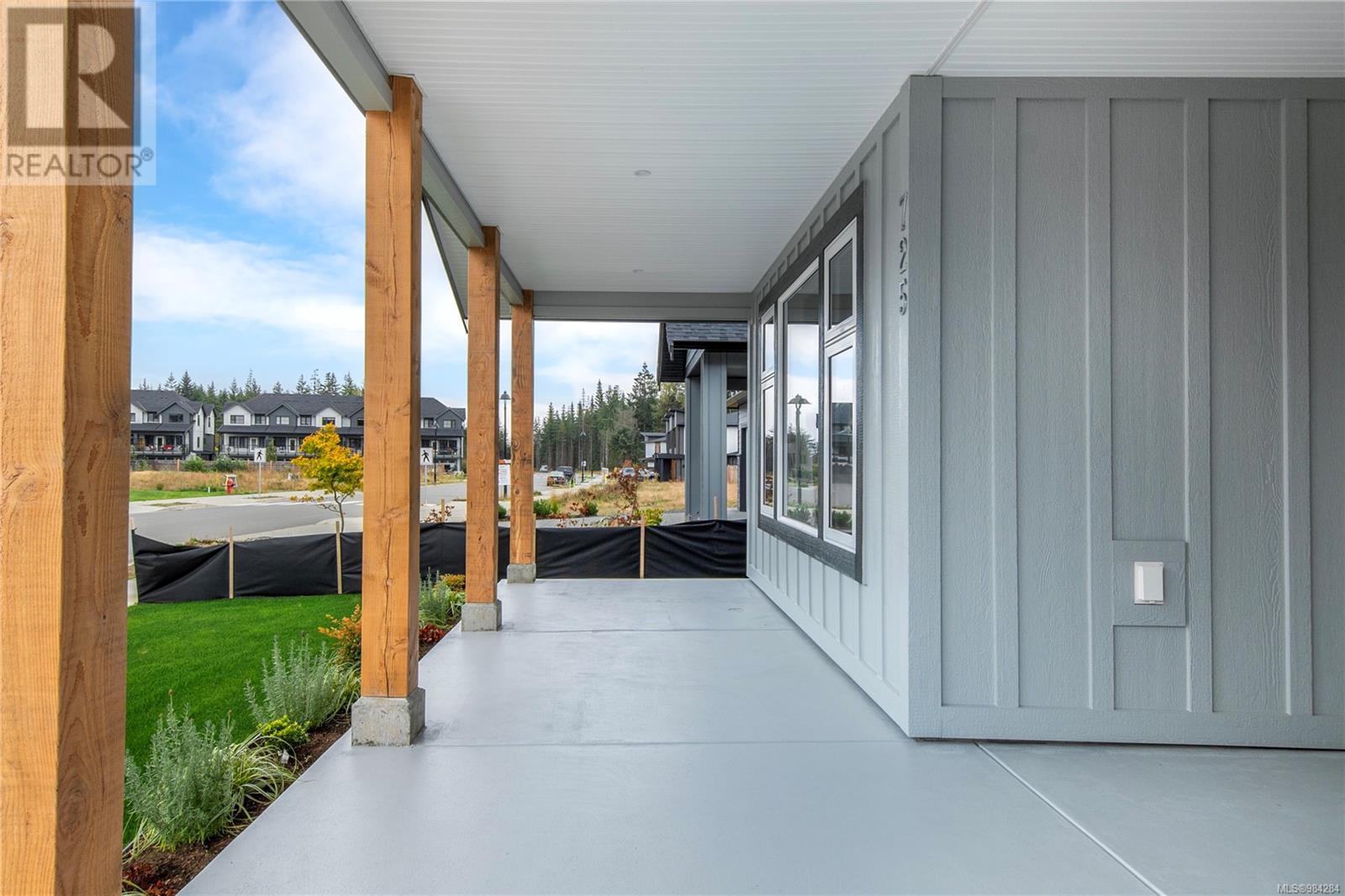 725 Beaver Creek Blvd, Campbell River real estate listing 984284