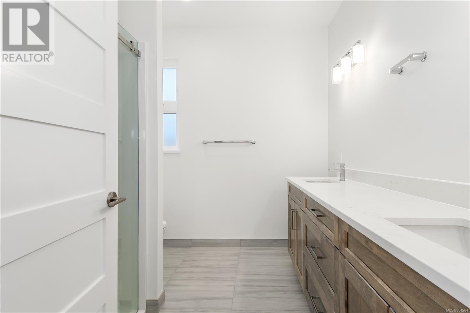 725 Beaver Creek Blvd, Campbell River real estate listing 984284