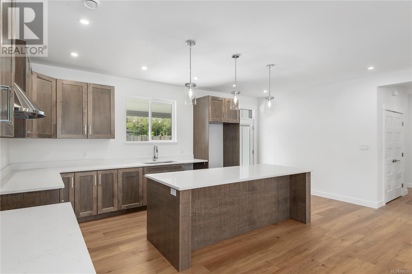 725 Beaver Creek Blvd, Campbell River real estate listing 984284
