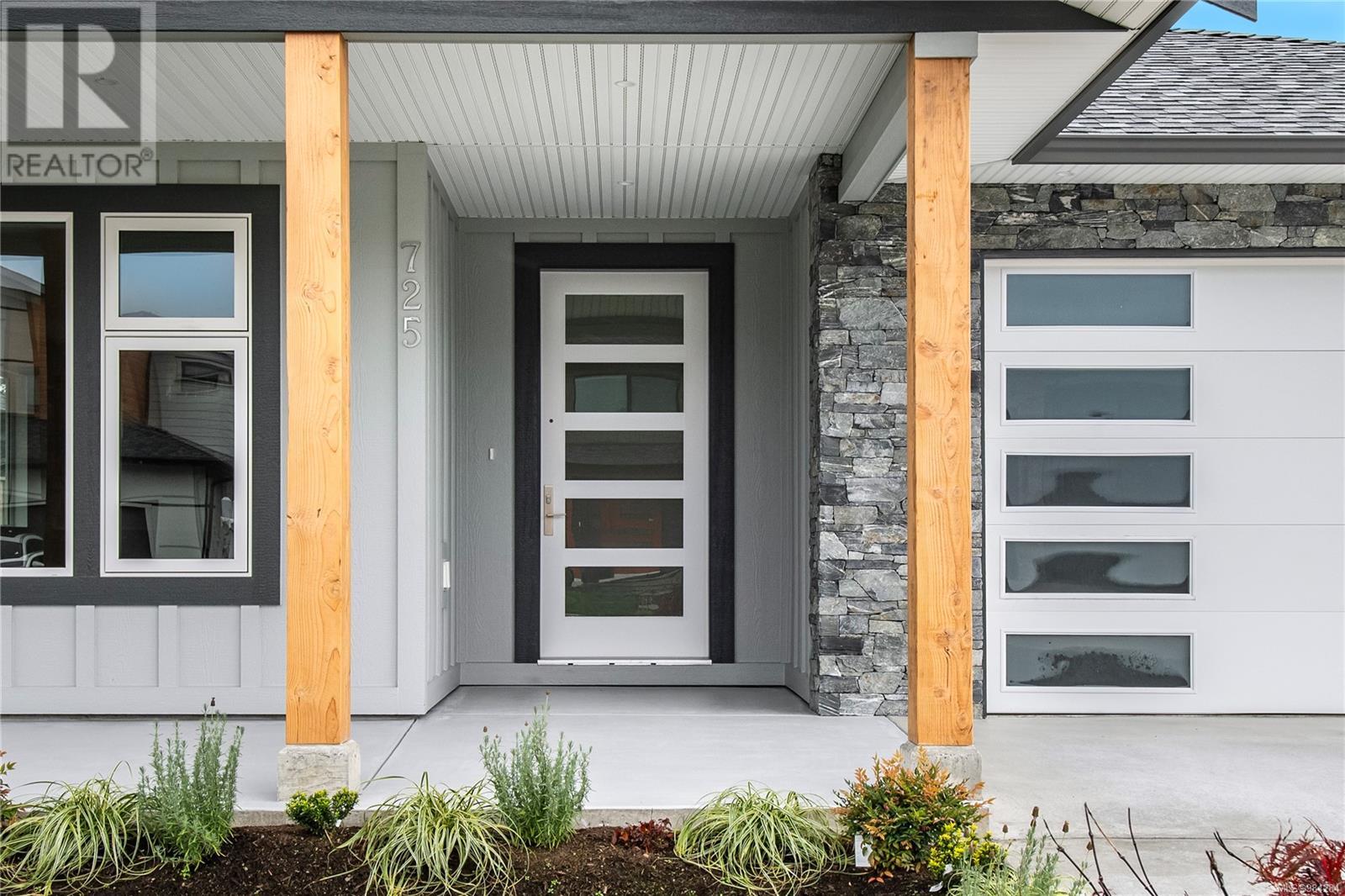 725 Beaver Creek Blvd, Campbell River real estate listing 984284