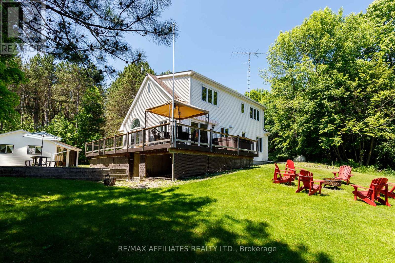 Photo 2 of 114 763 Narrows Lock Road, Rideau Lakes ON
