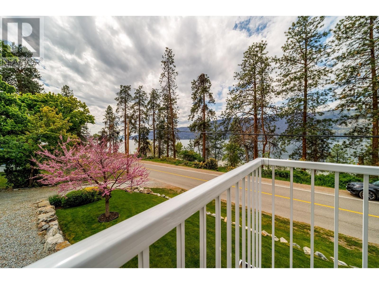 11041 Okanagan Centre Road W, Lake Country