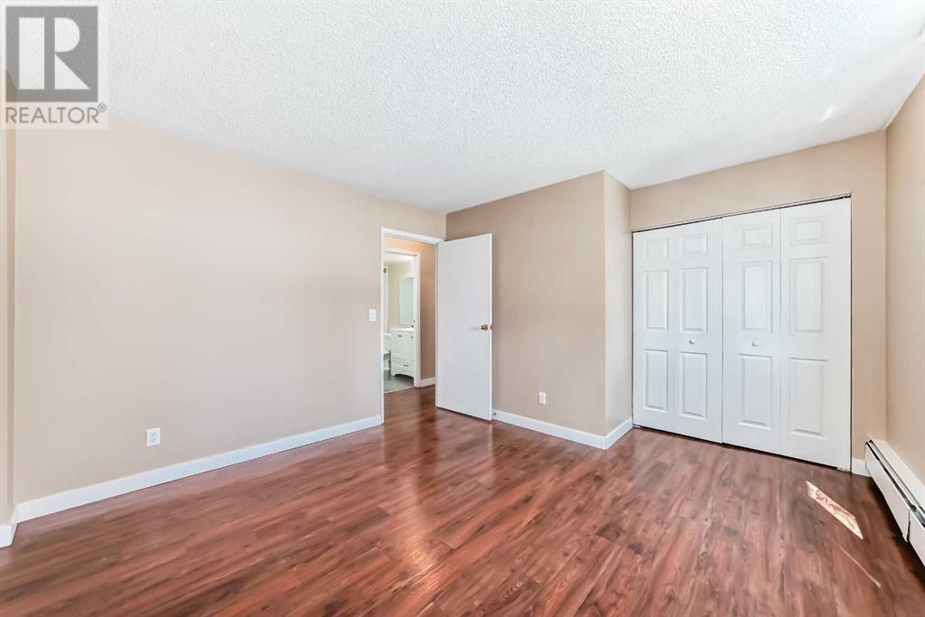 Single Family House for Sale in   Dalton Drive NW Dalhousie Calgary 