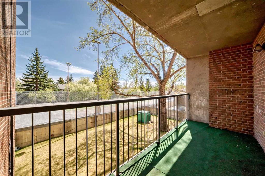Single Family House for Sale in   Dalton Drive NW Dalhousie Calgary 