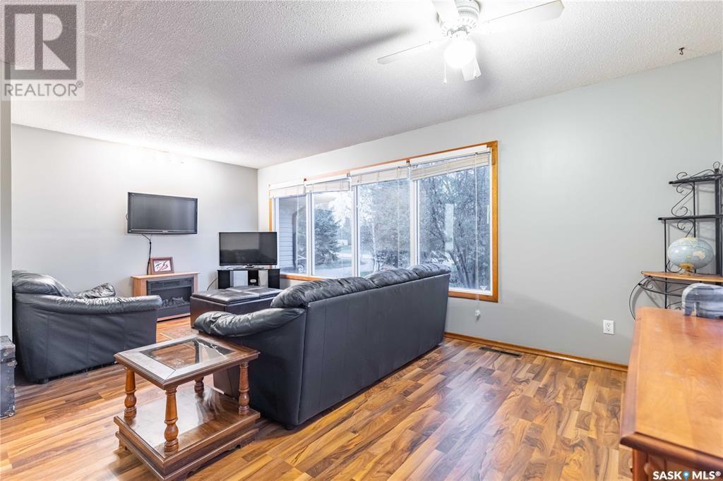 Photo 10 of 2050 Riverside Drive, Prince Albert SK