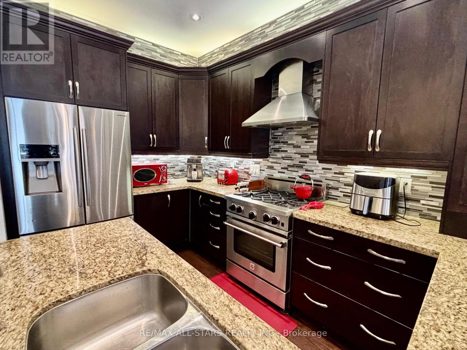 Photo 12 of 57 Scotia Road E, Georgina ON