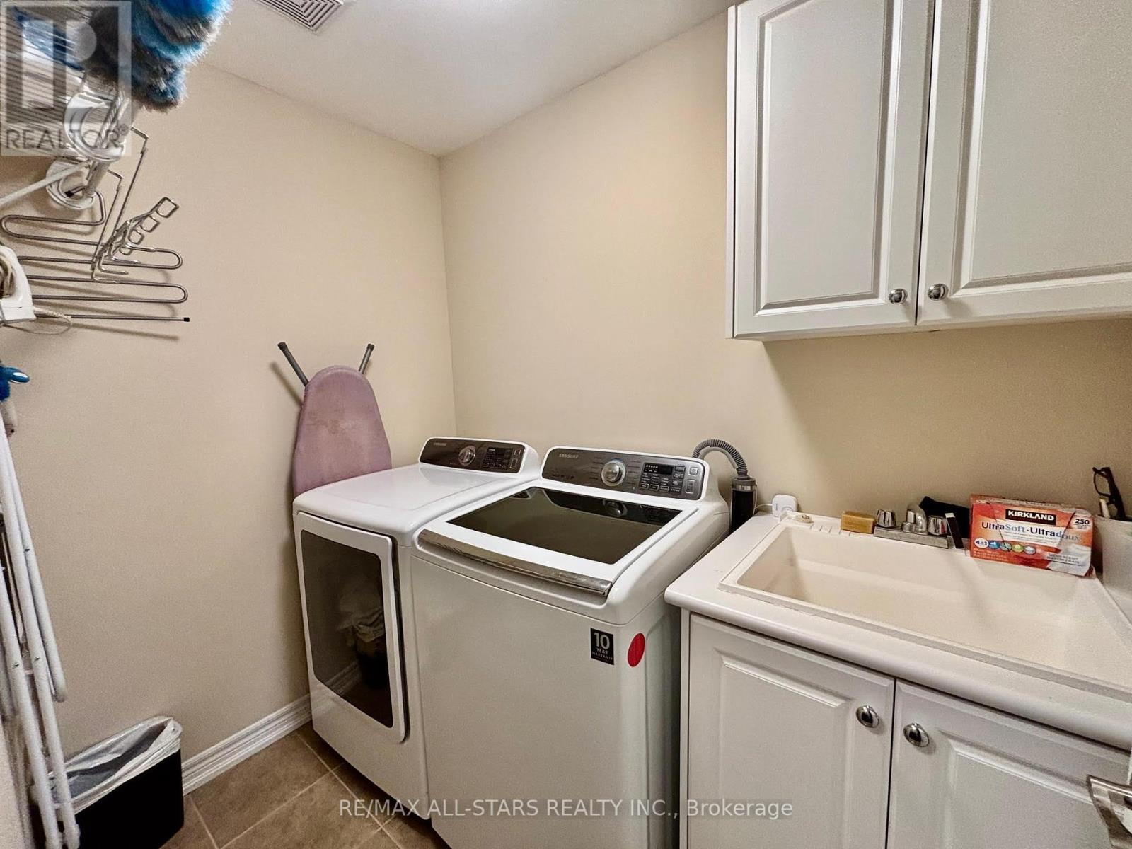 Photo 25 of 57 Scotia Road E, Georgina ON