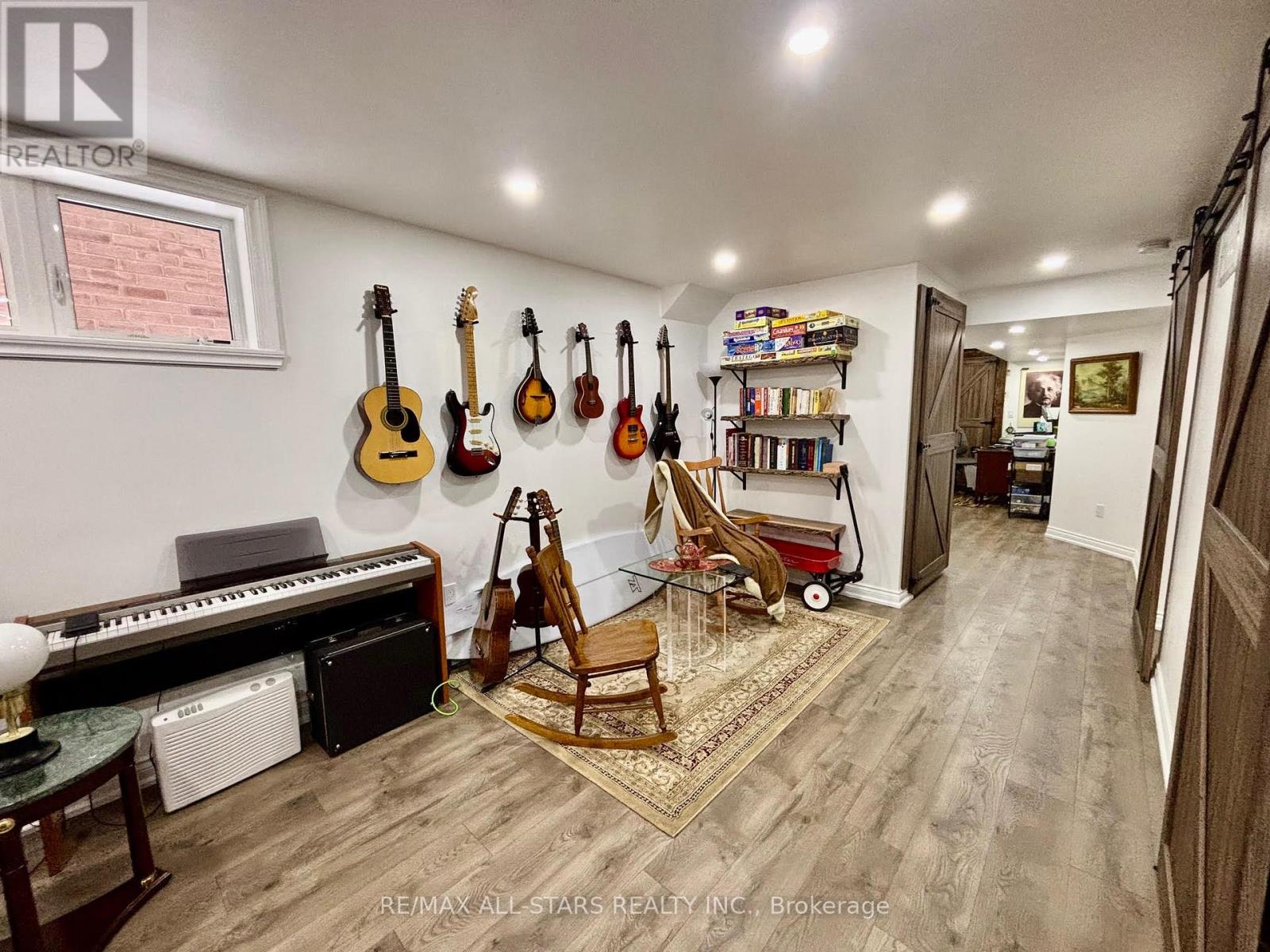 Photo 28 of 57 Scotia Road E, Georgina ON