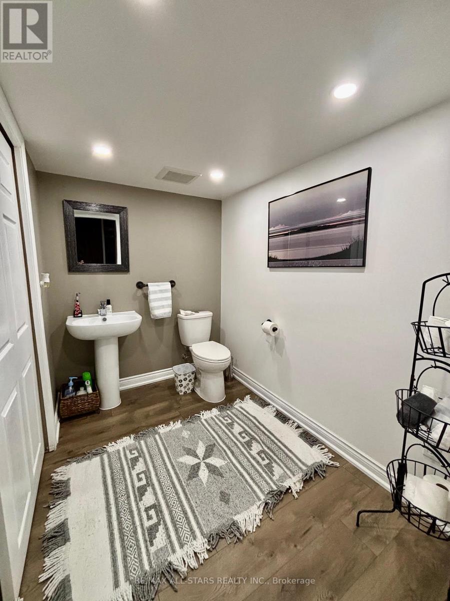 Photo 32 of 57 Scotia Road E, Georgina ON