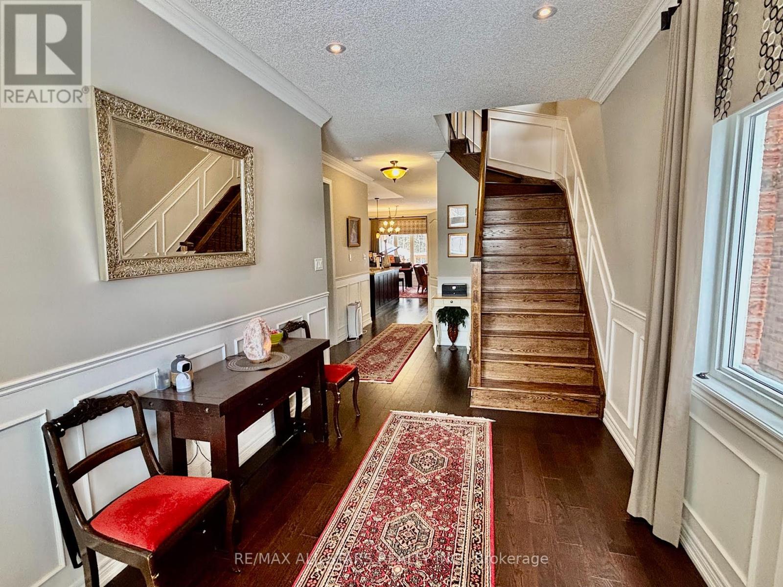 Photo 4 of 57 Scotia Road E, Georgina ON