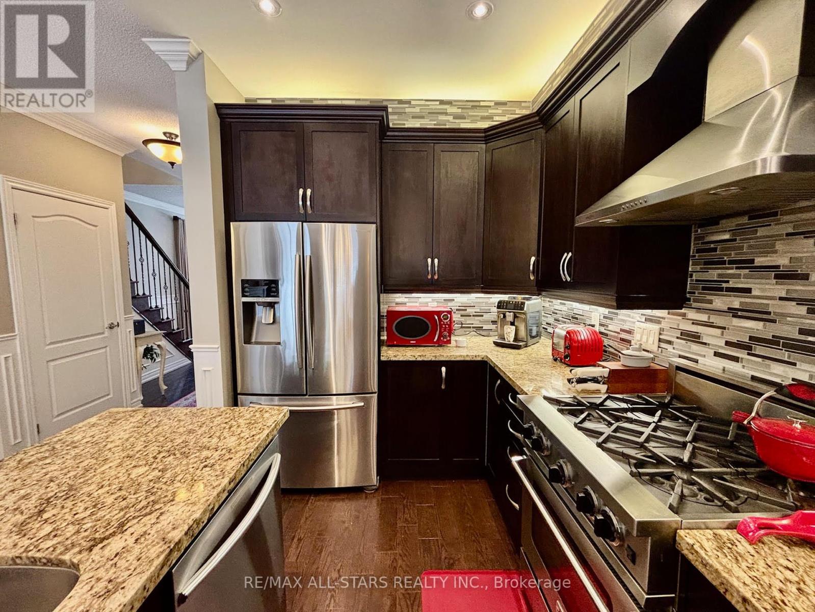 Photo 8 of 57 Scotia Road E, Georgina ON