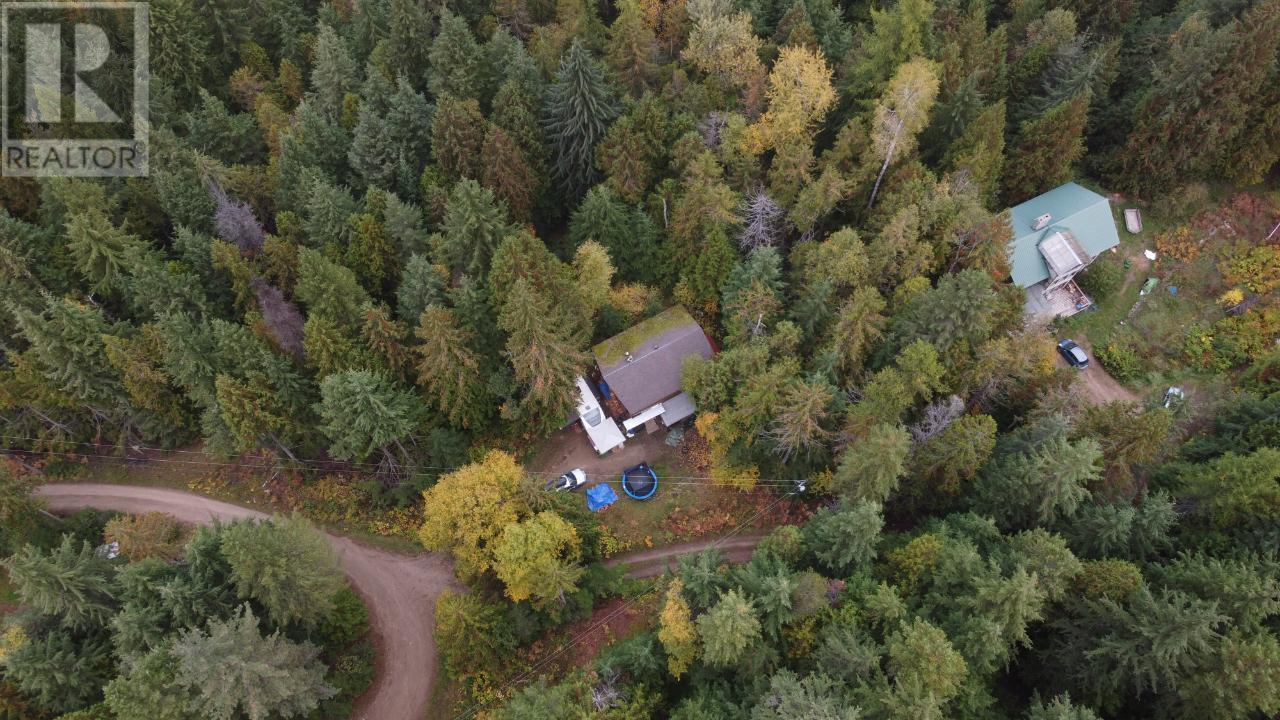 Photo 9 of 4820 6 Highway, Winlaw BC