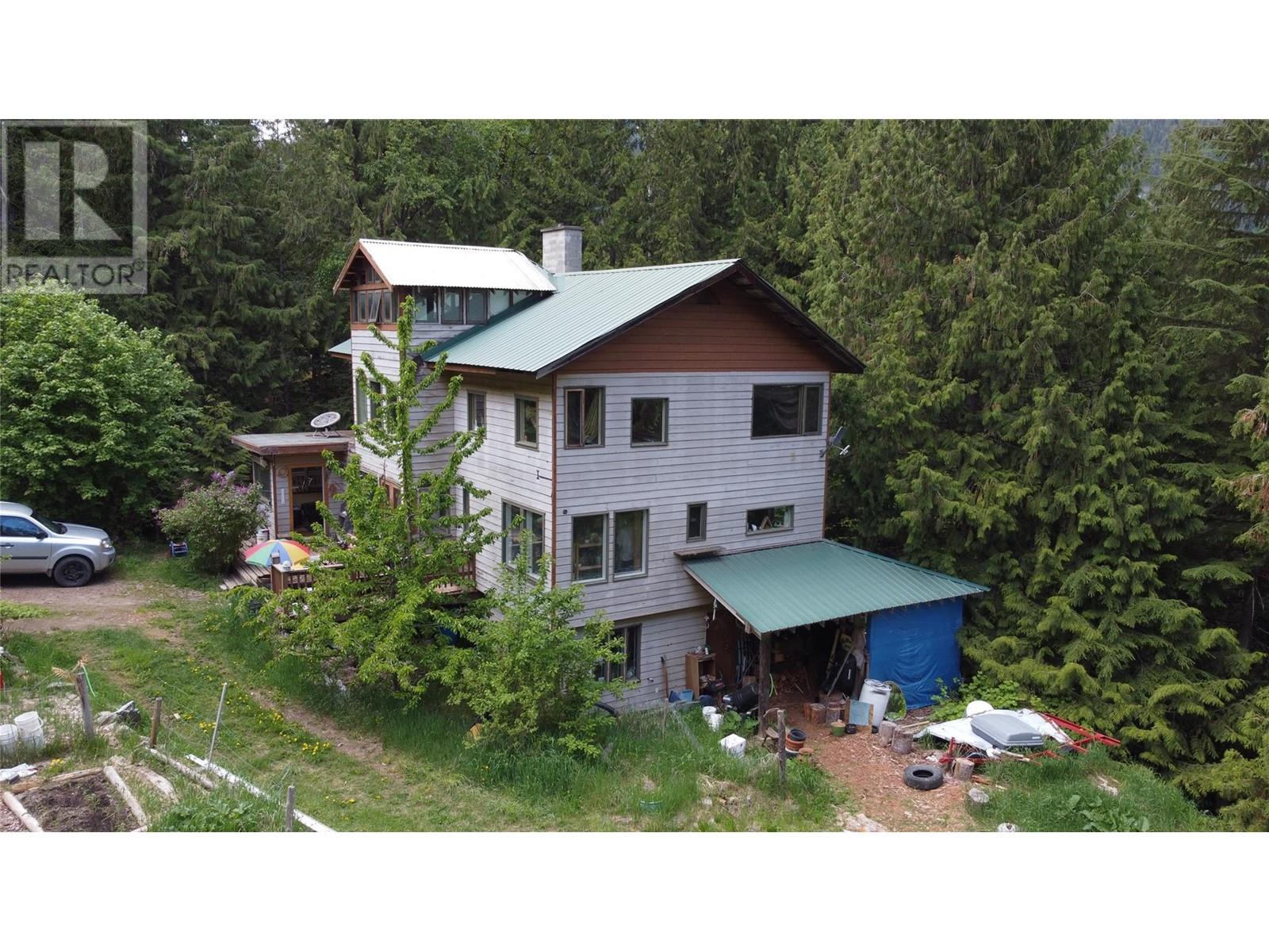 Photo 2 of 4820 6 Highway, Winlaw BC
