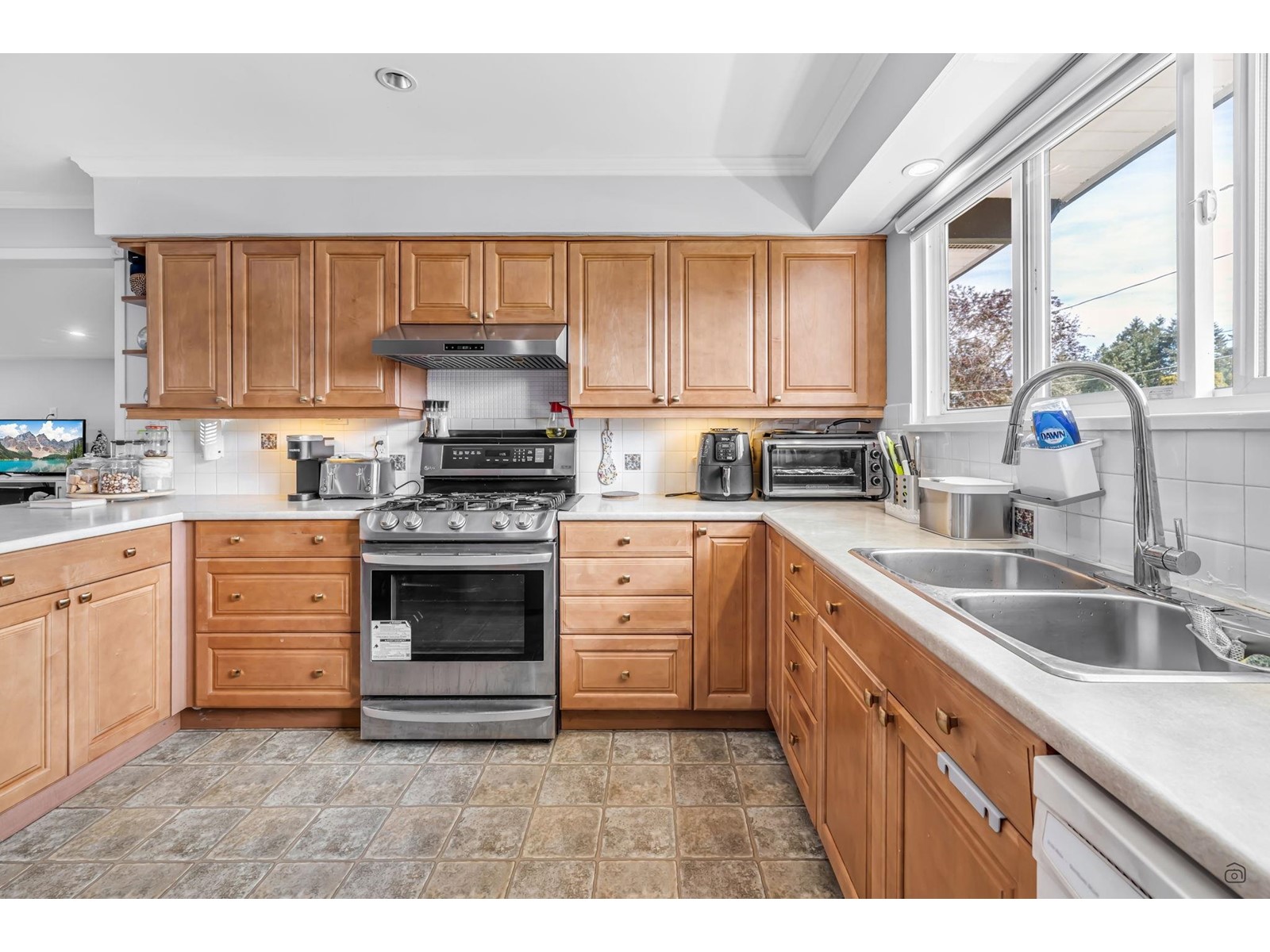 Photo 15 of 11862 Gilmour Crescent, Delta BC