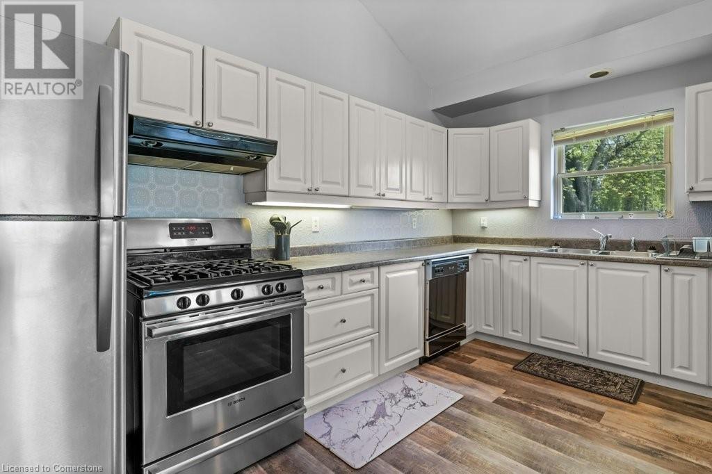 Photo 28 of 22 3rd Street, Selkirk ON