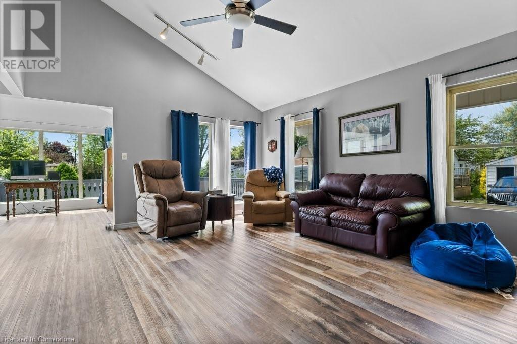 Photo 26 of 22 3rd Street, Selkirk ON