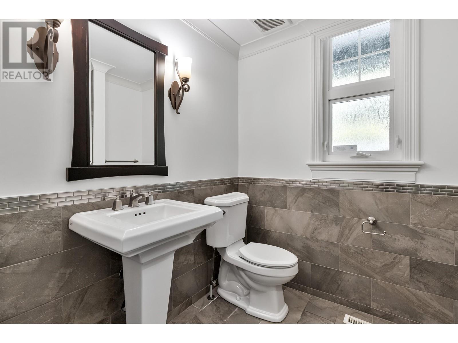 2668 FERN DRIVE, Anmore real estate listing R3003229