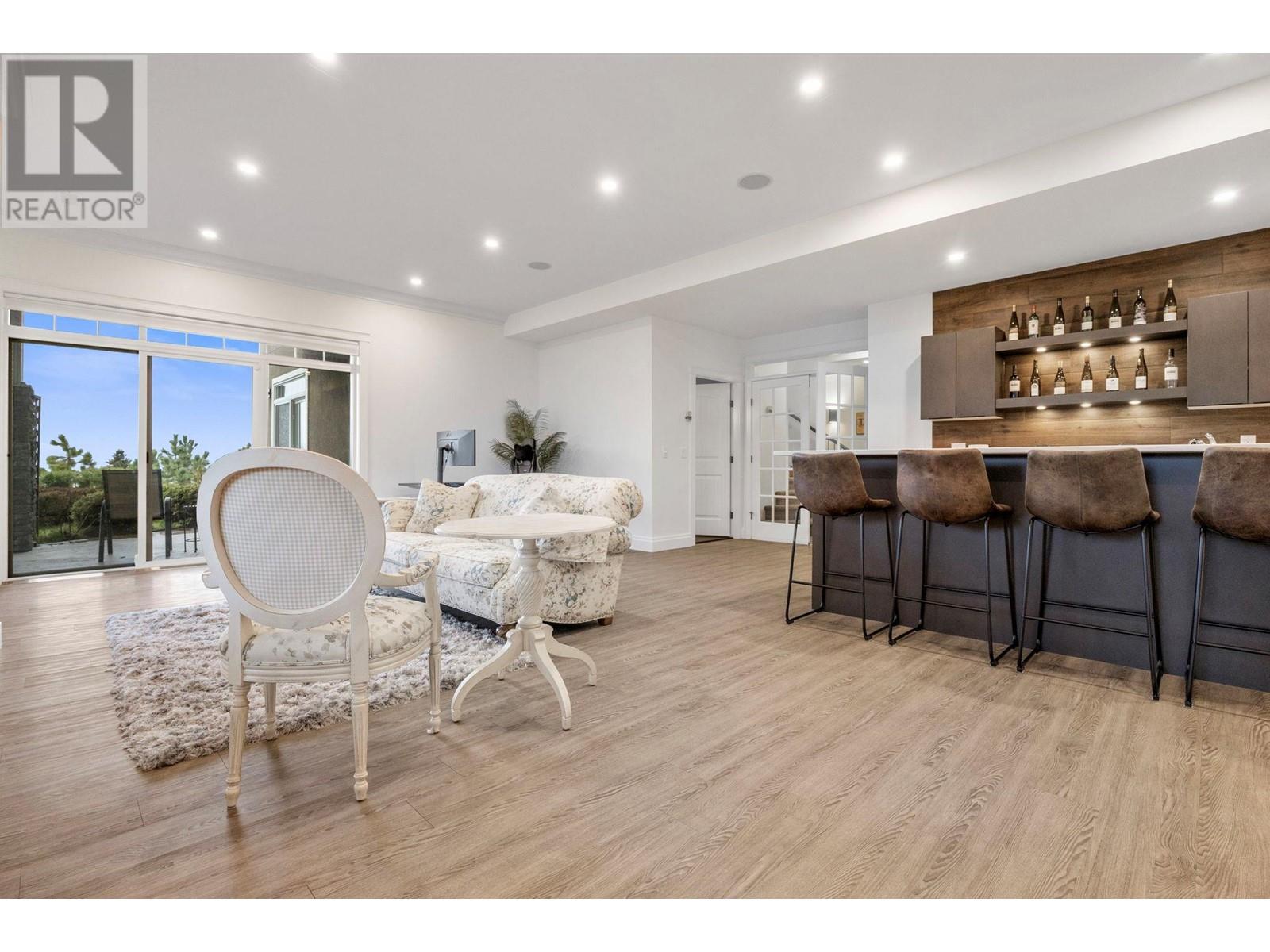  2584 Lucinde Road, West Kelowna