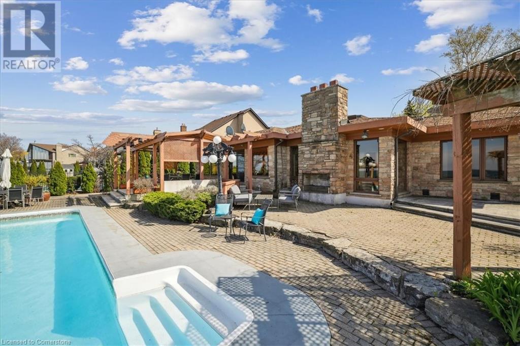 Photo 43 of 7 Lakegate Drive, Stoney Creek ON