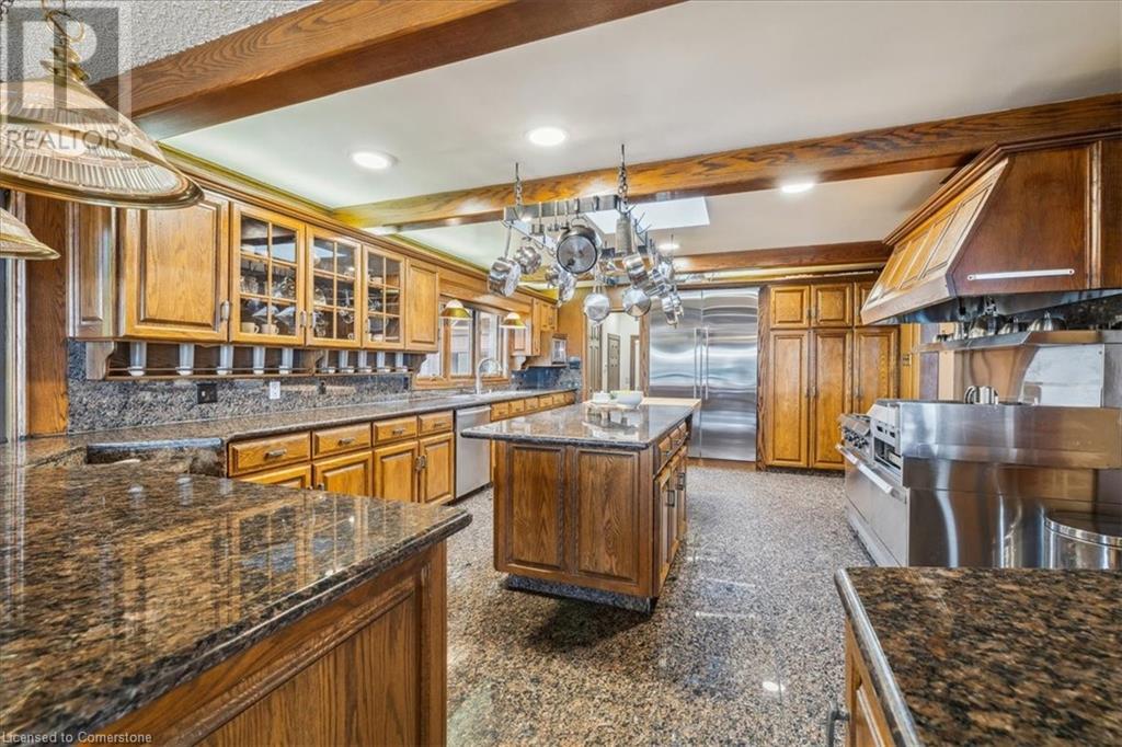 Photo 20 of 7 Lakegate Drive, Stoney Creek ON