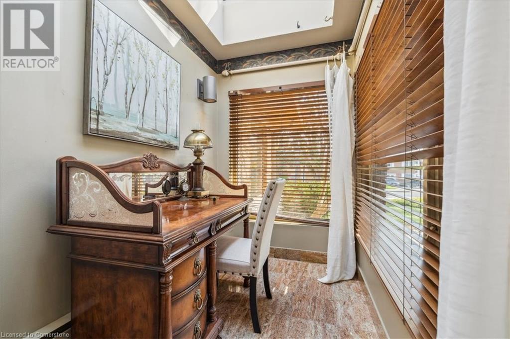 Photo 23 of 7 Lakegate Drive, Stoney Creek ON