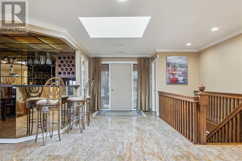 Photo 11 of 7 Lakegate Drive, Stoney Creek ON