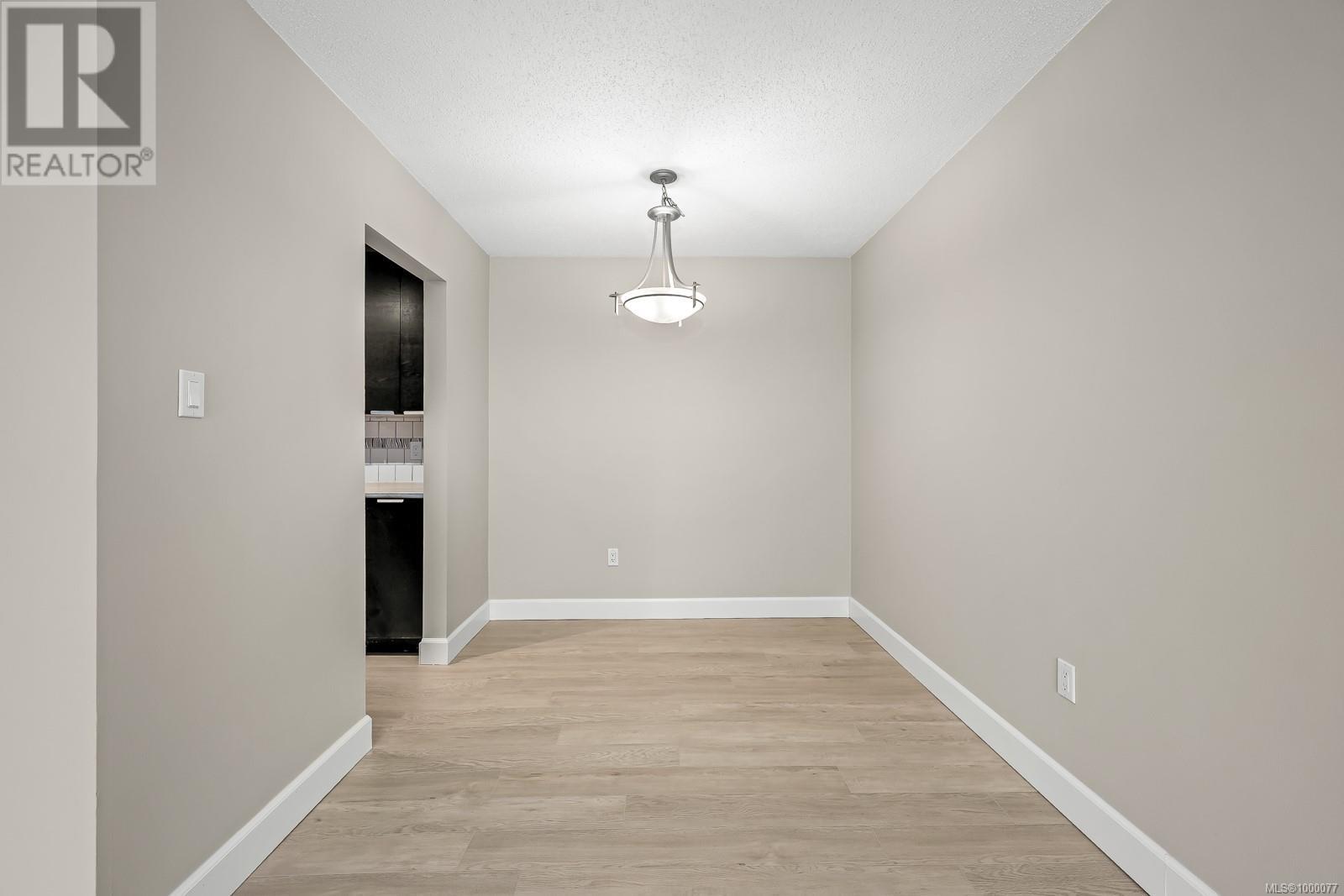211 175 Centennial Dr, Courtenay