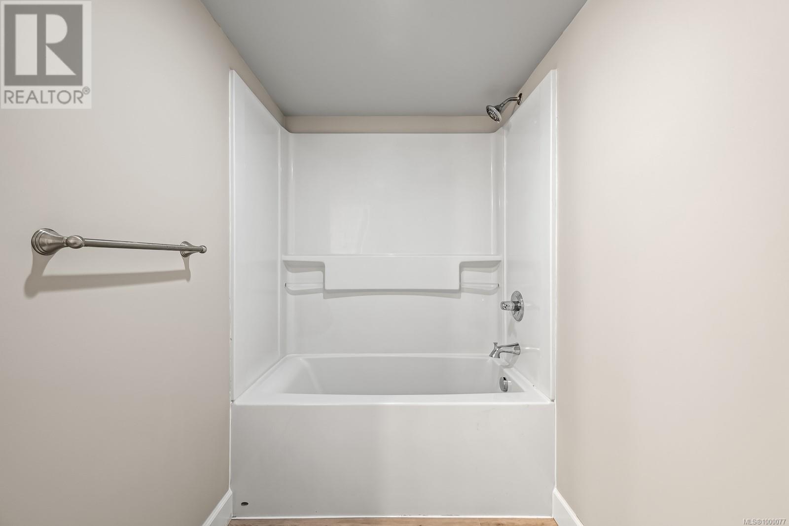 #211 175 CENTENNIAL DR - Image 16