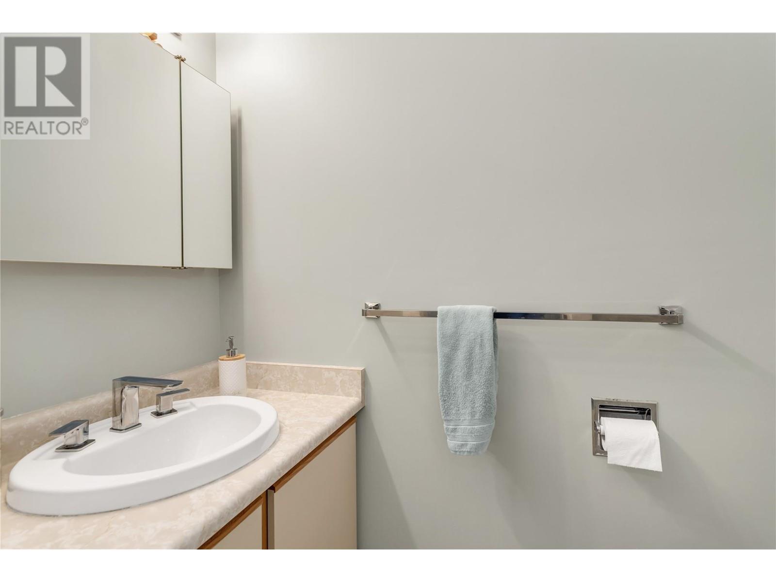 4 150 Franklyn Road, Kelowna