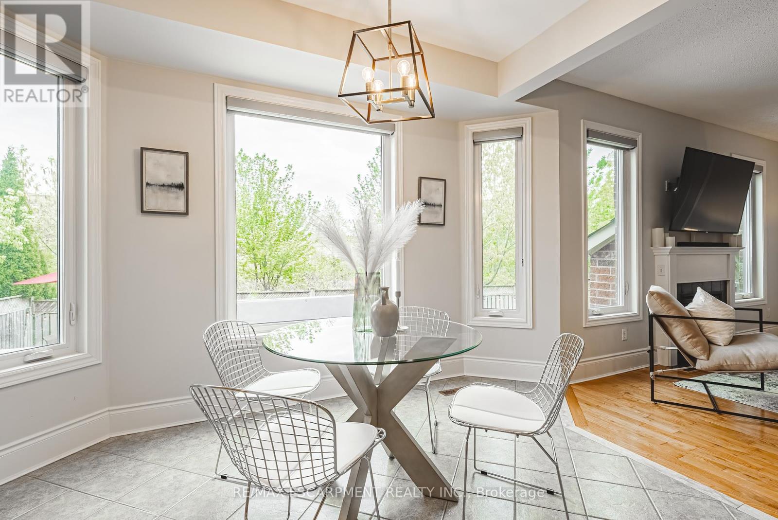 Photo 13 of 2170 Coldwater Street, Burlington ON