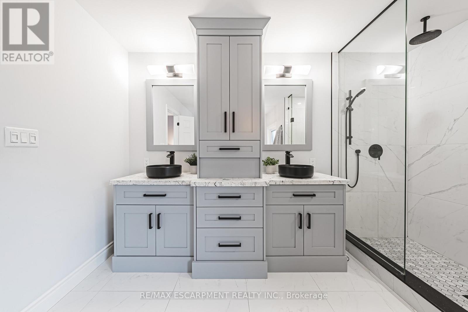 Photo 25 of 2170 Coldwater Street, Burlington ON