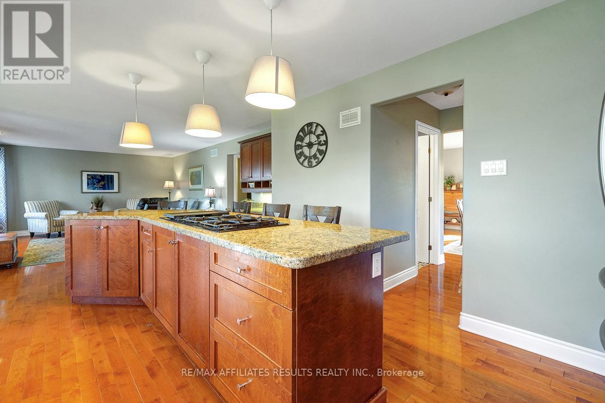 Photo 43 of 117 Scottwood Grove, Ottawa ON