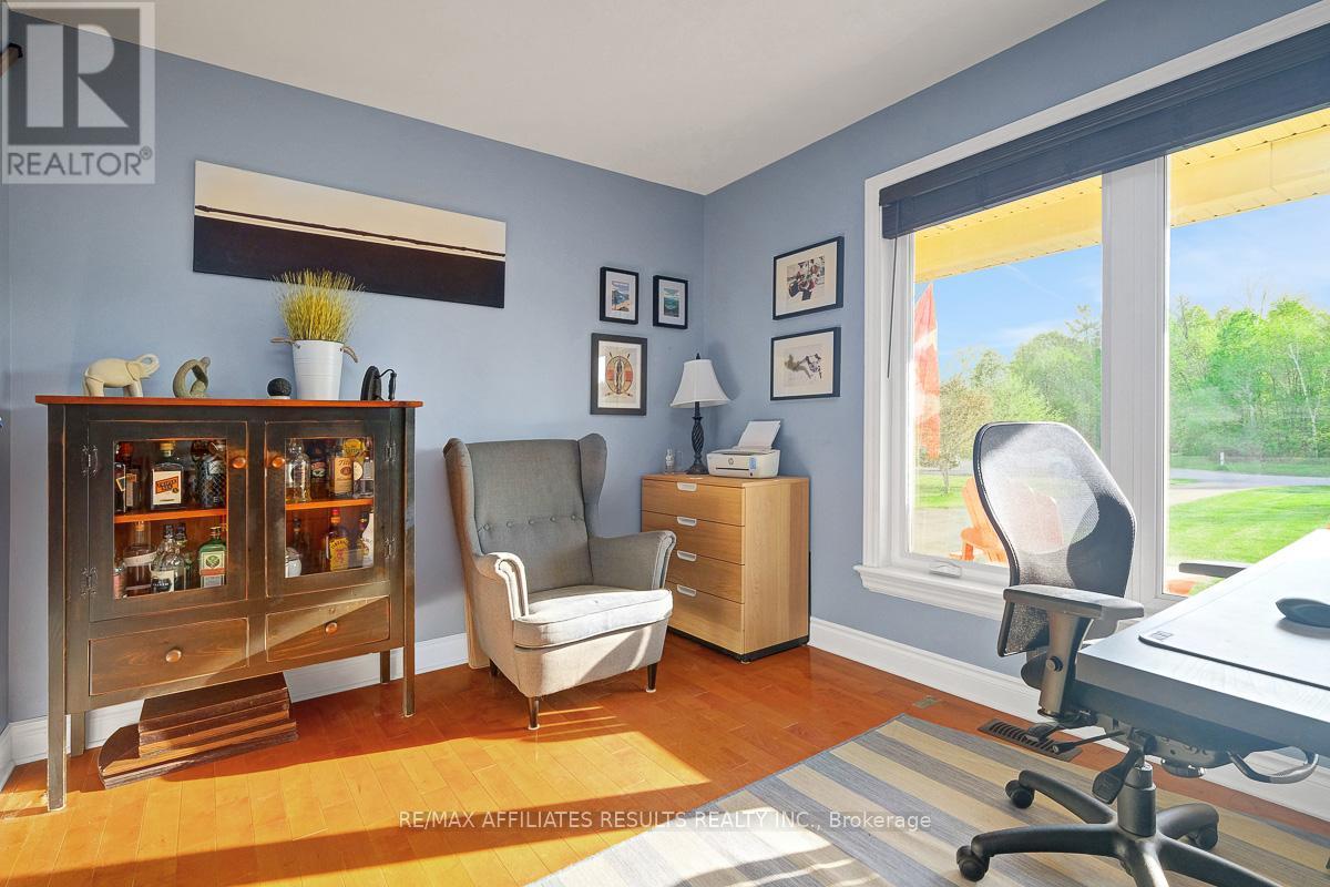 Photo 15 of 117 Scottwood Grove, Ottawa ON