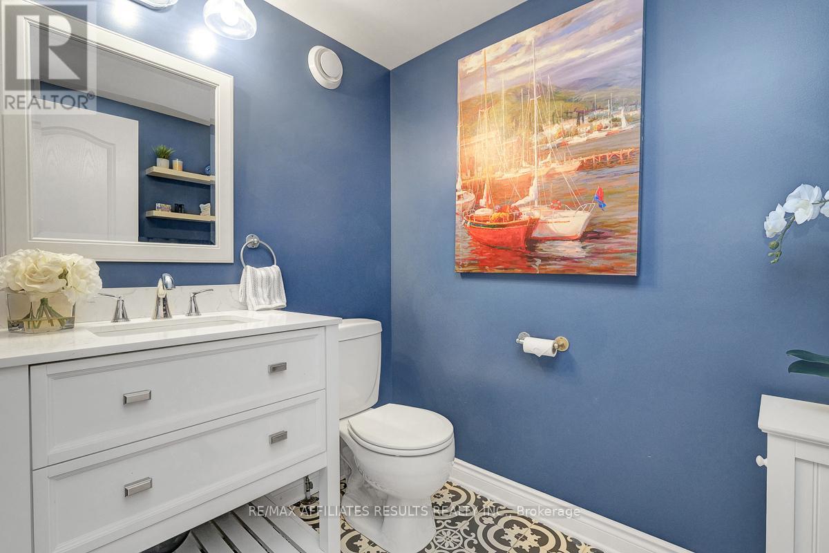 Photo 10 of 117 Scottwood Grove, Ottawa ON