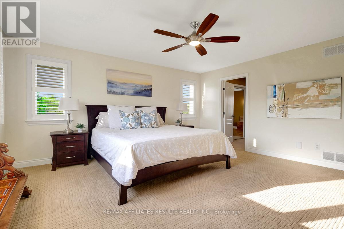 Photo 2 of 117 Scottwood Grove, Ottawa ON