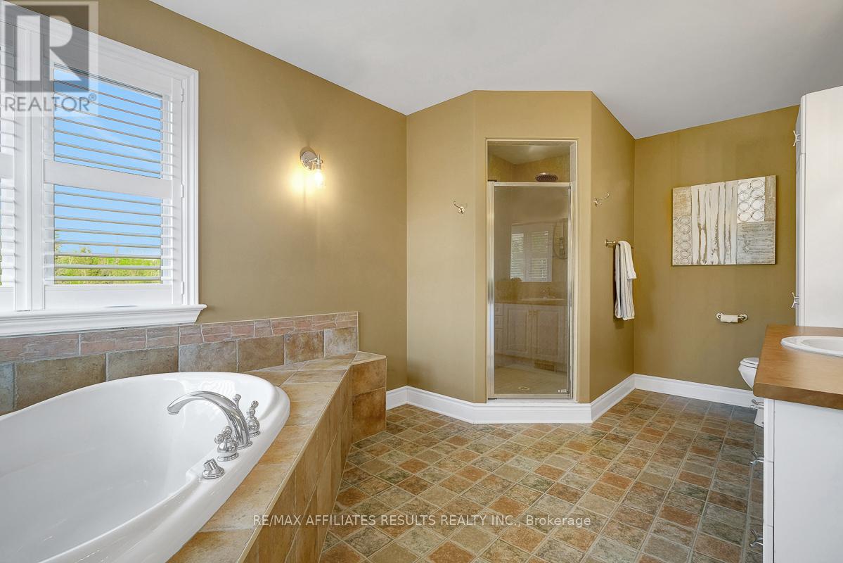 Photo 5 of 117 Scottwood Grove, Ottawa ON