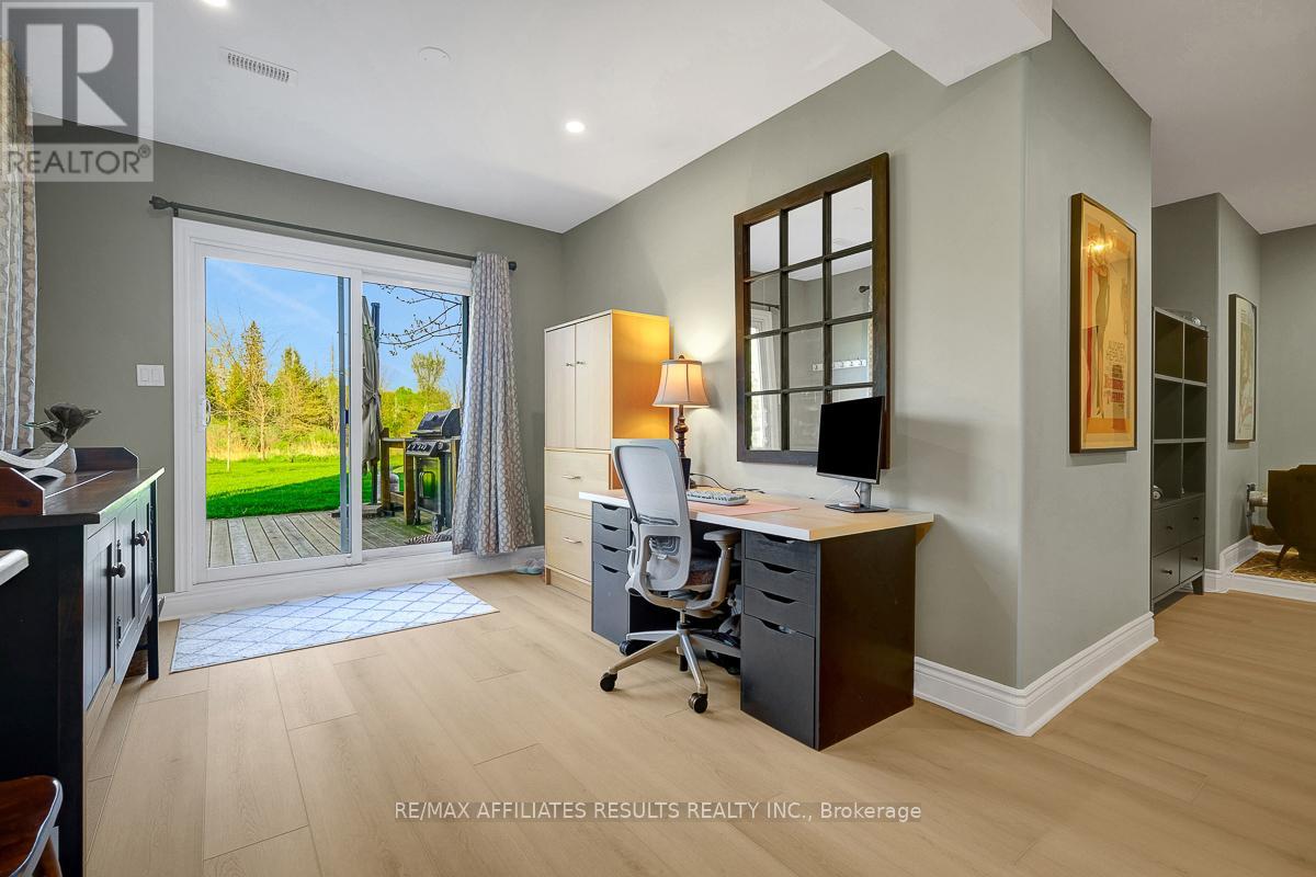 Photo 20 of 117 Scottwood Grove, Ottawa ON