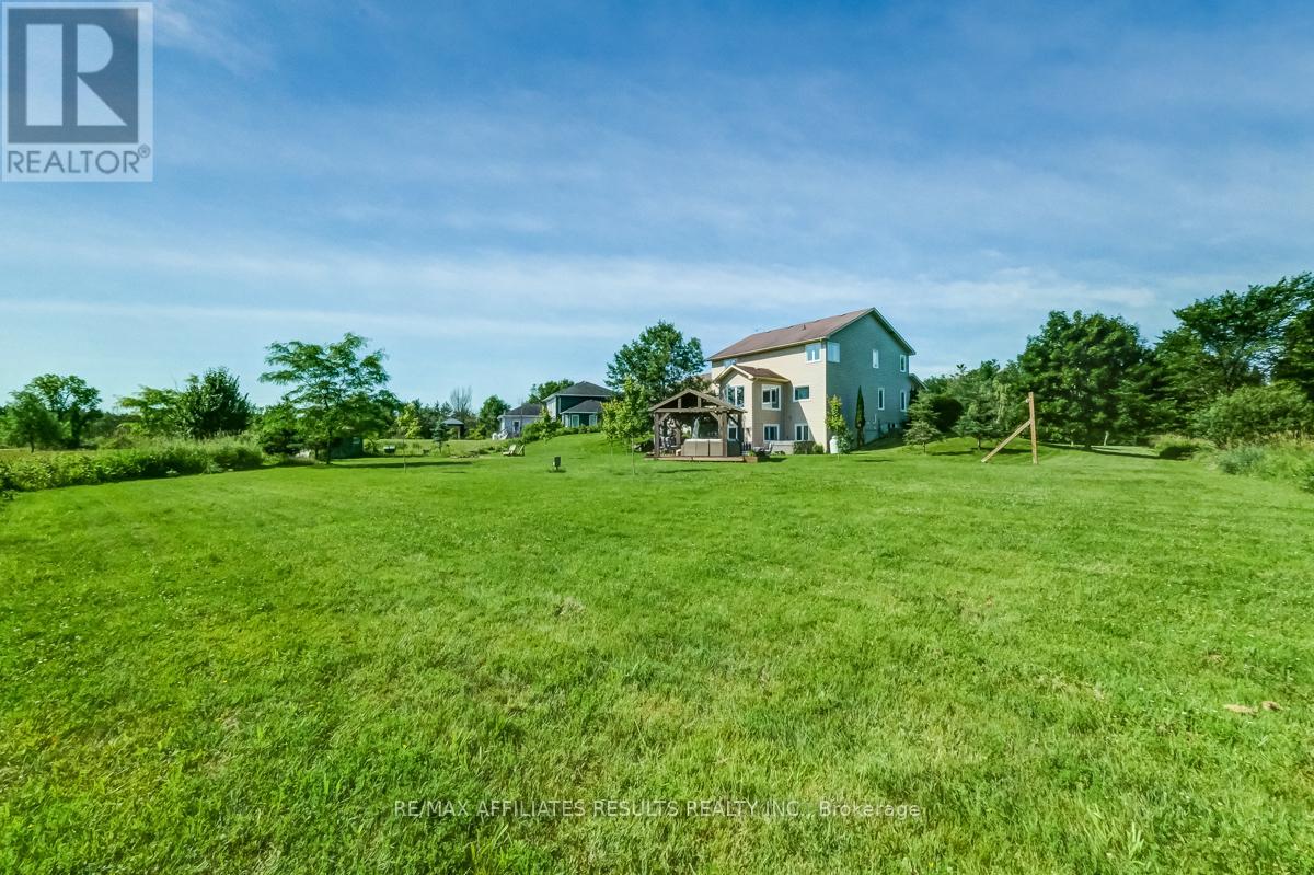 Photo 33 of 117 Scottwood Grove, Ottawa ON
