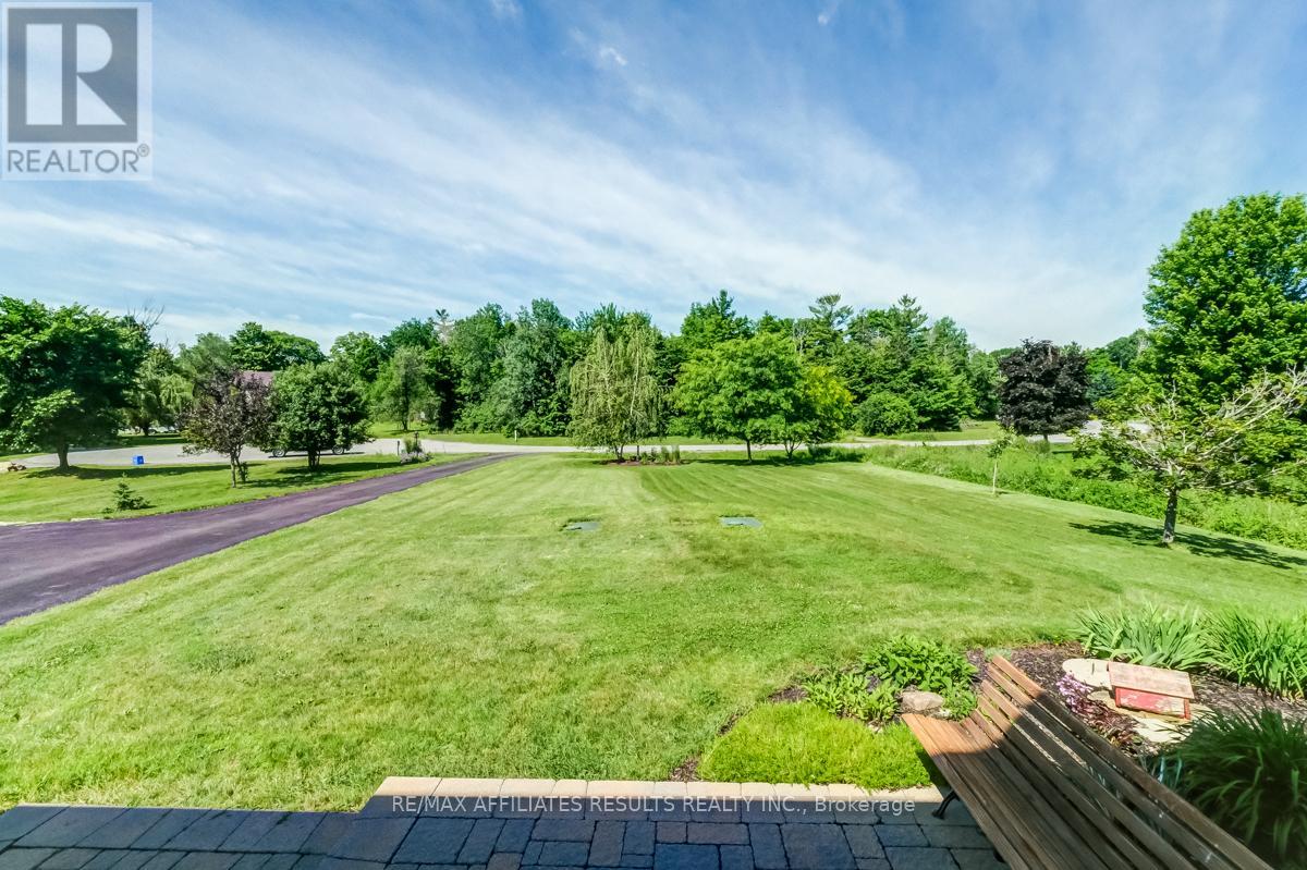 Photo 34 of 117 Scottwood Grove, Ottawa ON