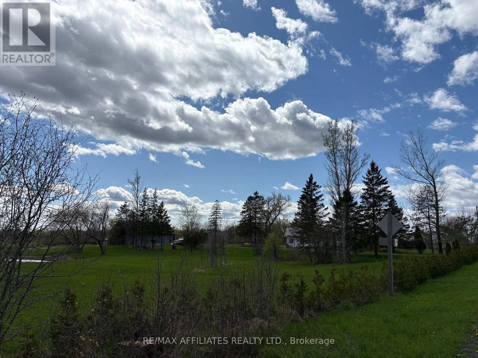 Photo 4 of 3420 Greenlane Road, Champlain ON