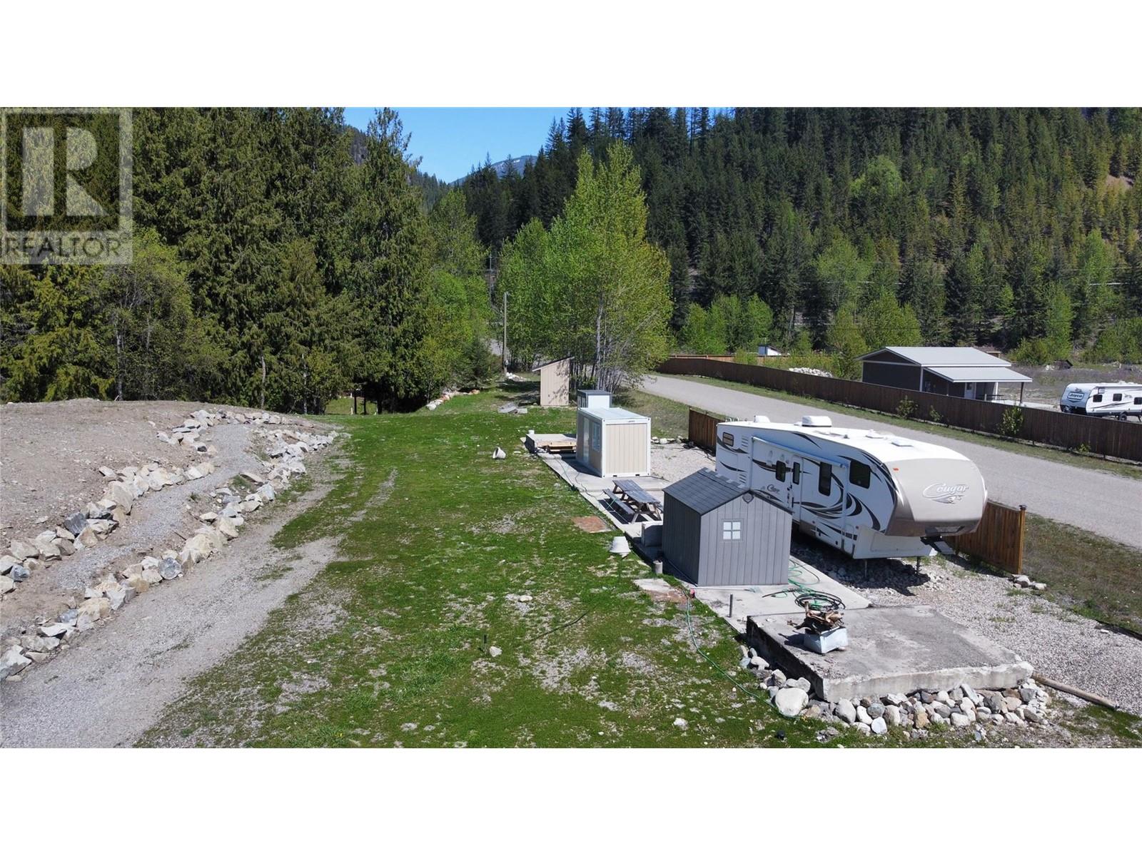 Photo 13 of 158 Rosebery Road, Rosebery BC
