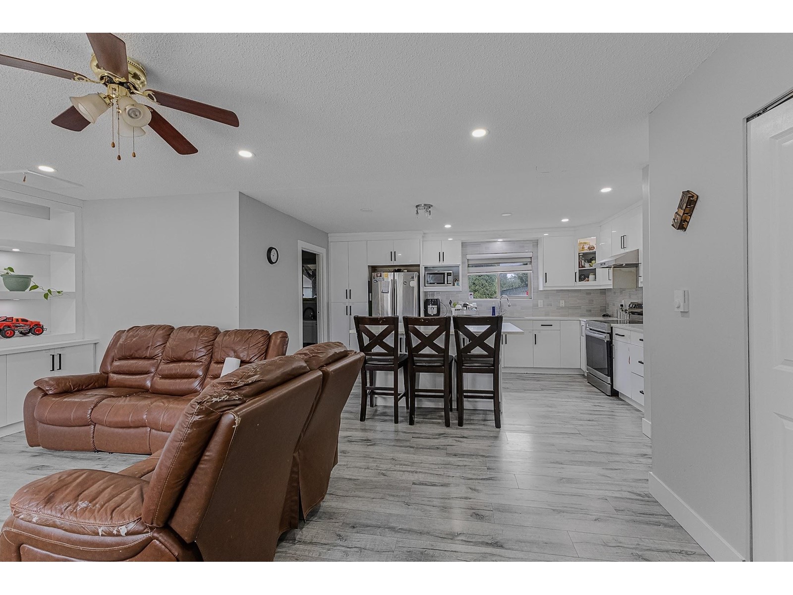 Photo 7 of 7955 Hurd Street, Mission BC