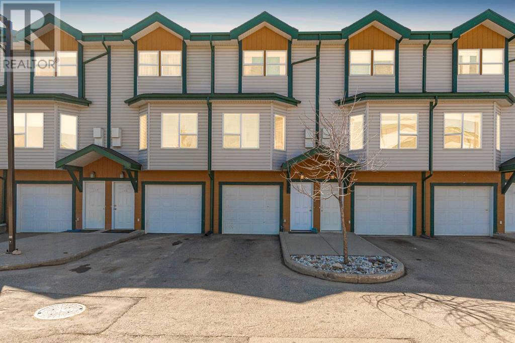 105, 123 Arabian Drive, Fort McMurray, Alberta