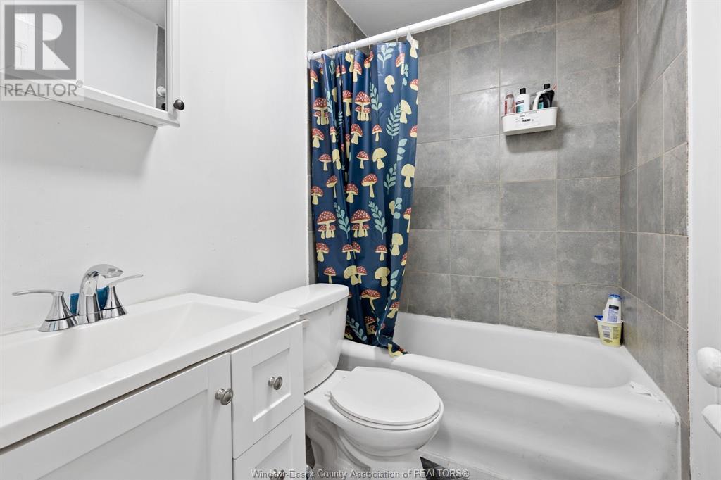 Photo 12 of 1445 Wyandotte Street East, Windsor ON