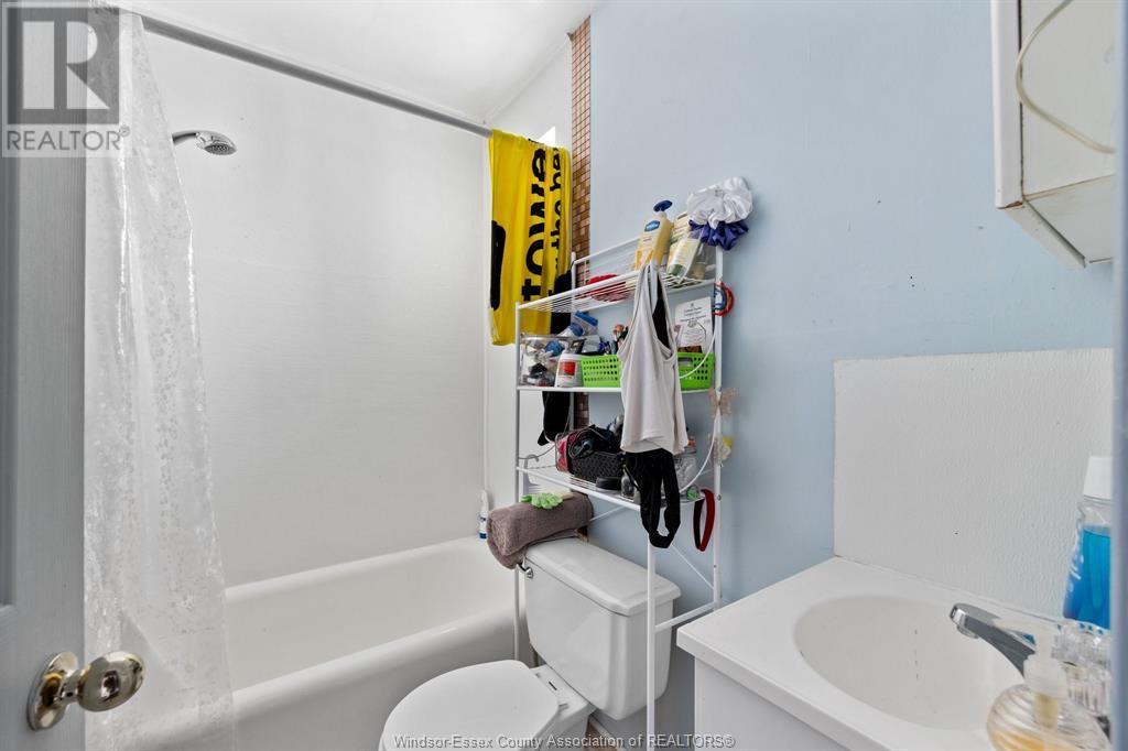 Photo 24 of 1445 Wyandotte Street East, Windsor ON