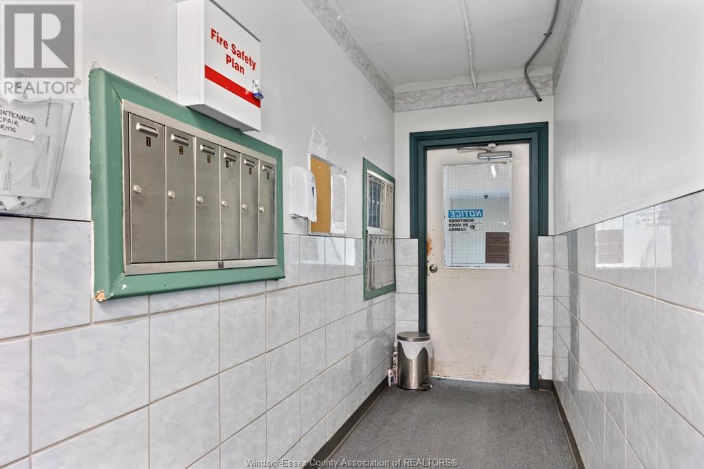 Photo 29 of 1445 Wyandotte Street East, Windsor ON